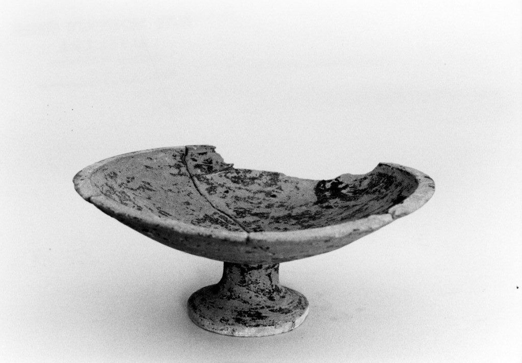 piatto - produzione apula (sec. IV a.C)