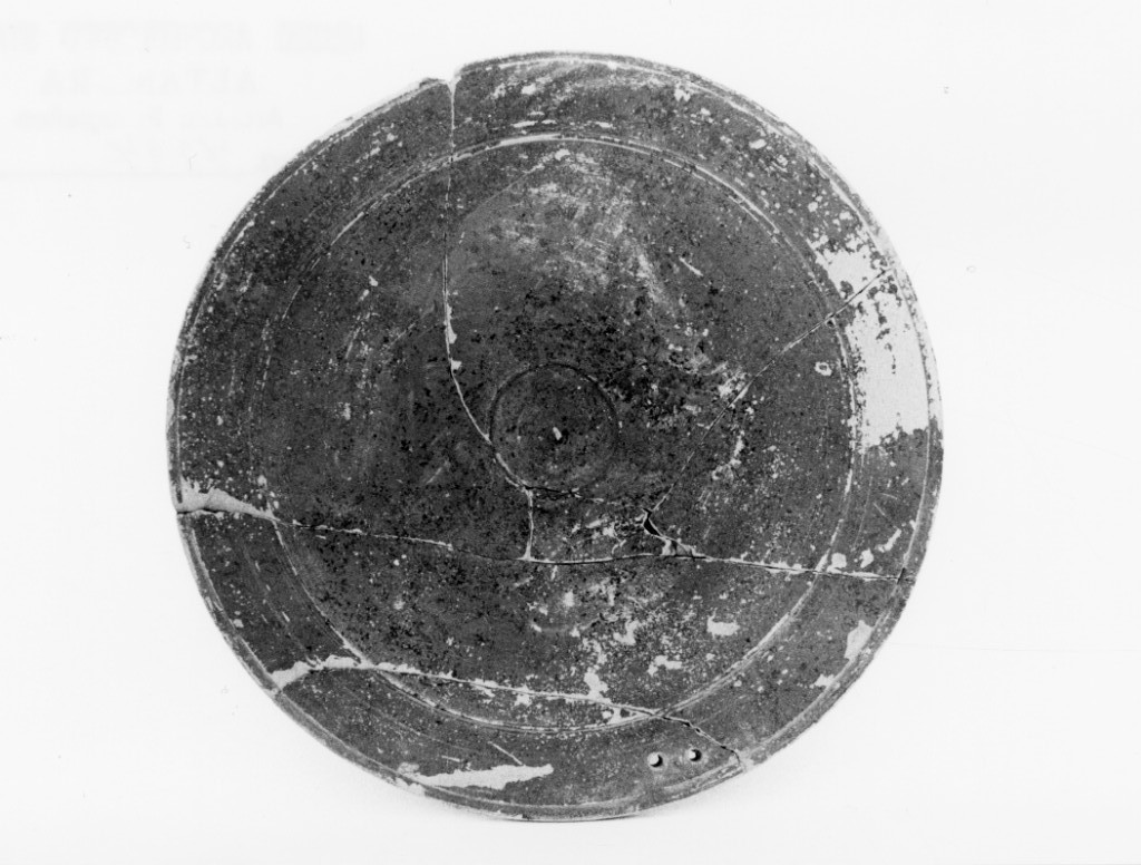 piatto - produzione apula (sec. IV a.C)