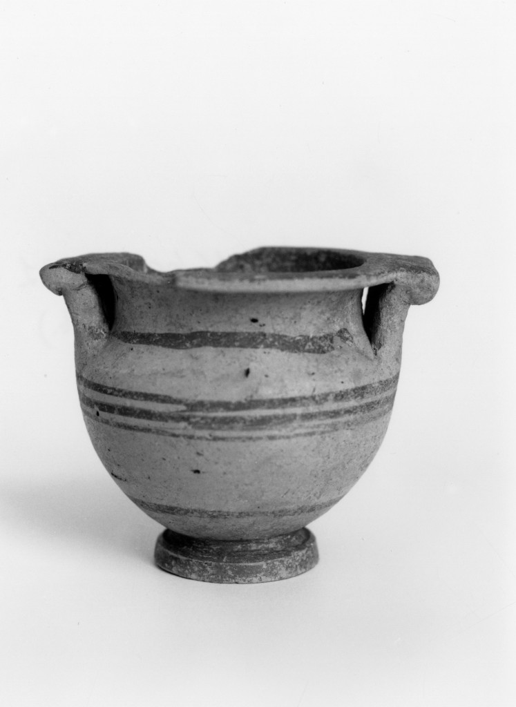 cratere a colonnette - produzione peucezia (sec. IV a.C)