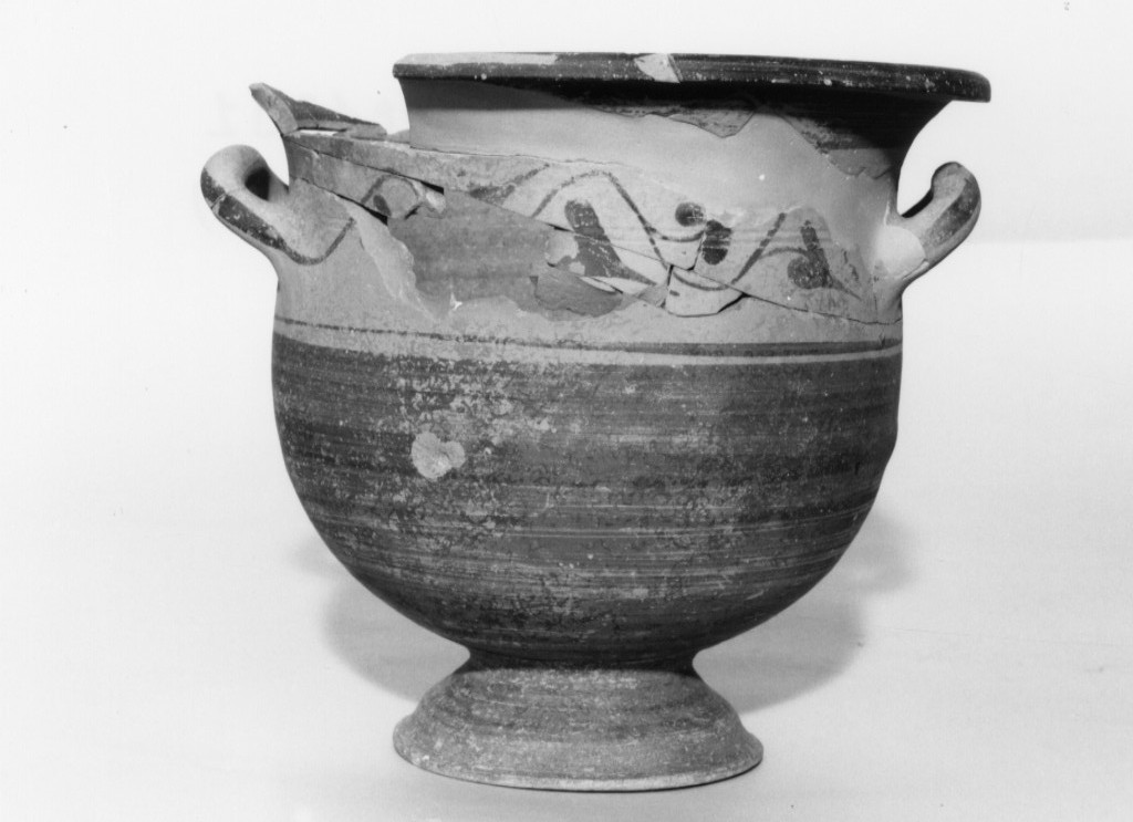 cratere a campana - produzione peucezia (sec. IV a.C)