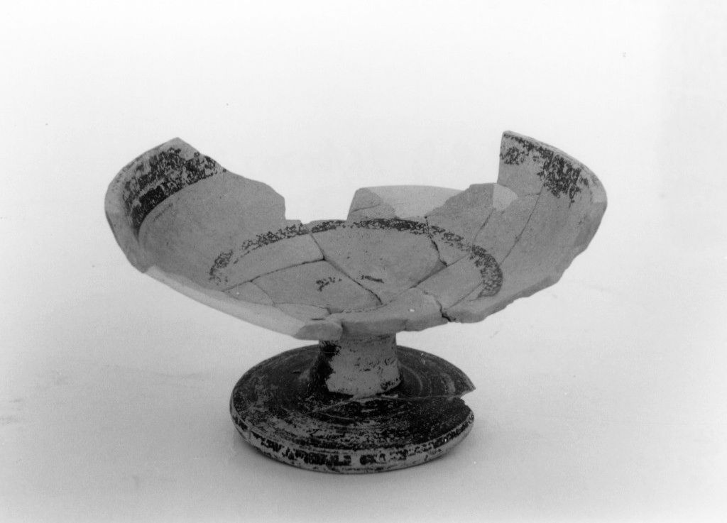 coppa - produzione peucezia (sec. IV a.C)