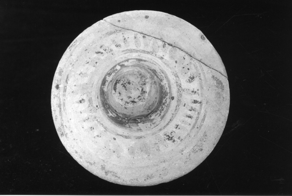 coperchio - produzione peucezia (sec. IV a.C)