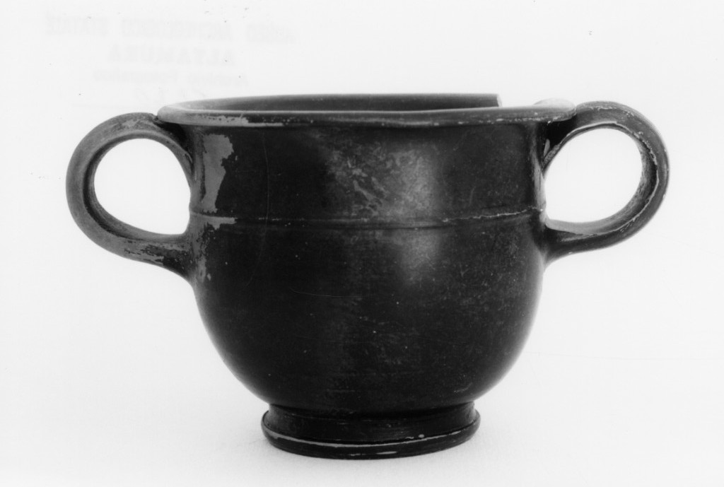 tazza - produzione coloniale (prima metà sec. IV a.C)