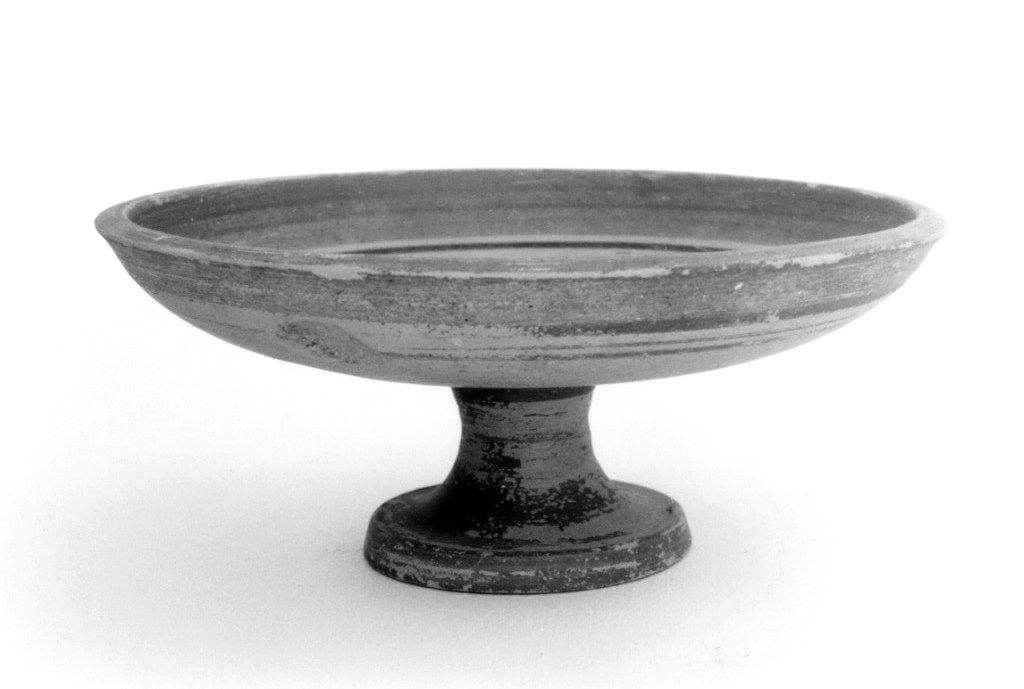 coppa - produzione peucezia (sec. IV a.C)