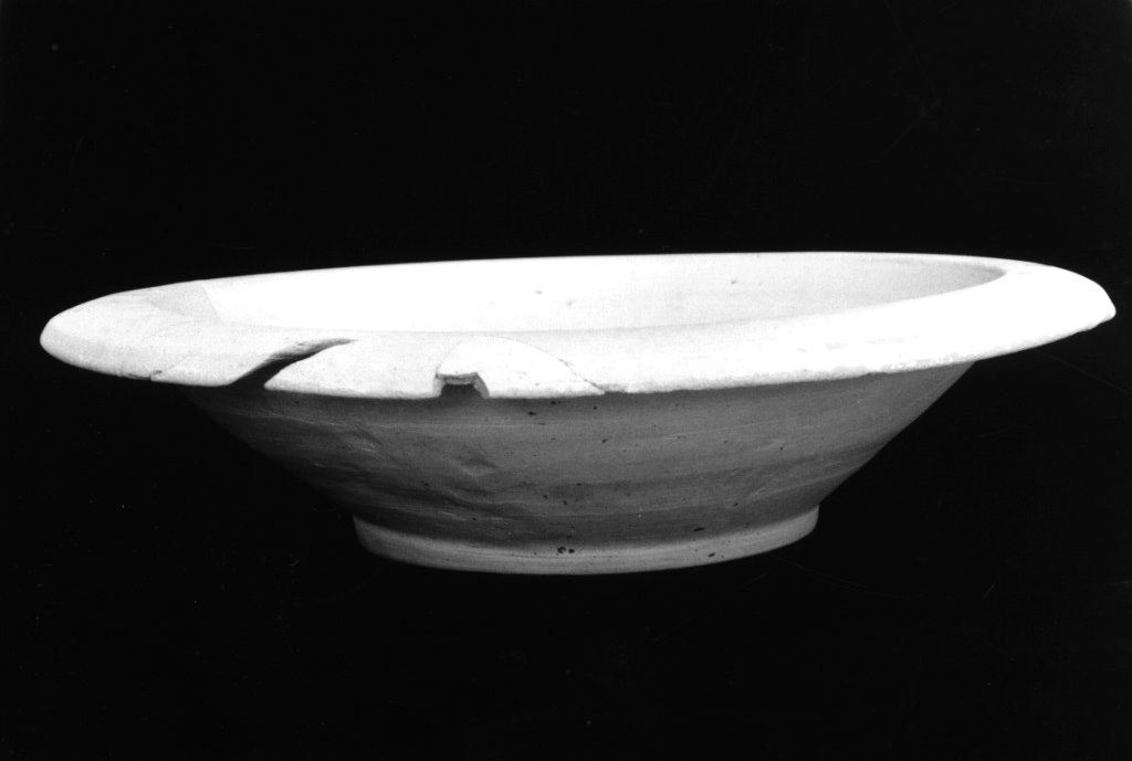 mortaio - produzione peucezia (sec. IV a.C)