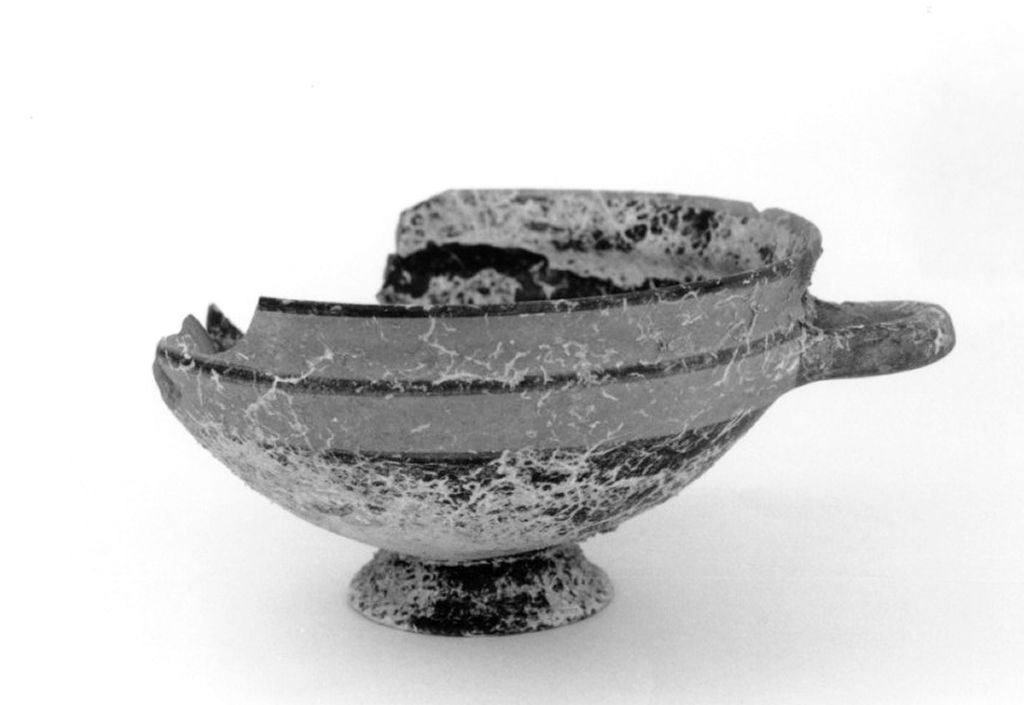 kylix, tipo ionico - produzione coloniale (sec. VI a.C)