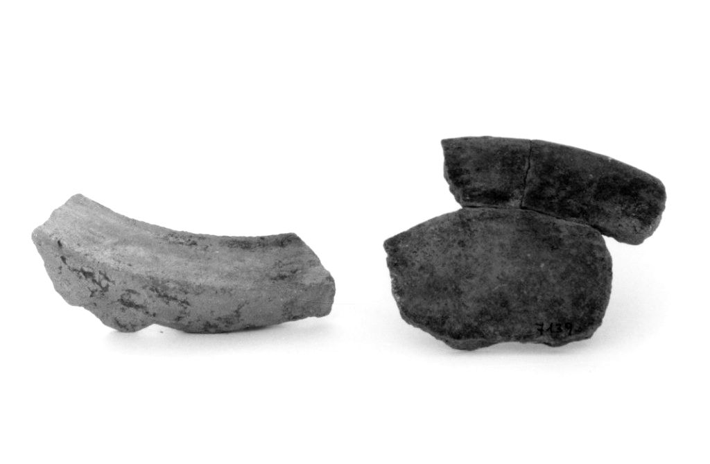 olla/ frammento - produzione peucezia (sec. IV a.C)