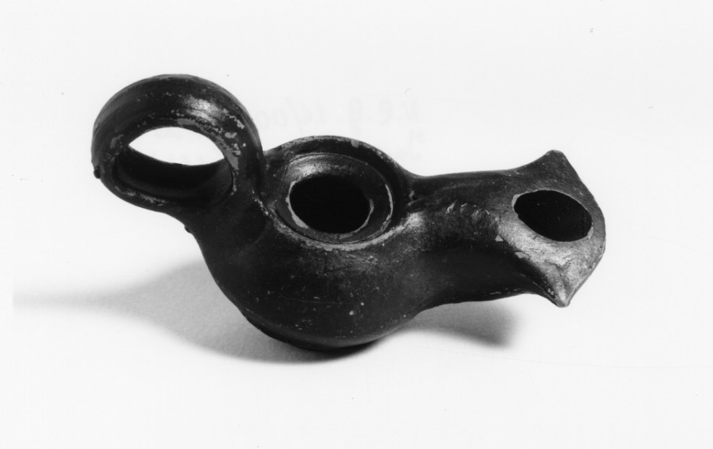 lucerna monolicne (sec. II a.C)