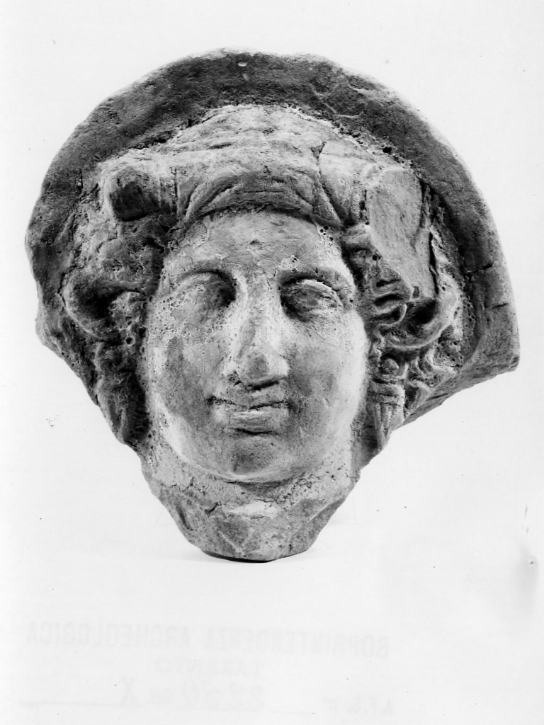 testa di Io (antefissa) - fabbrica italiota (inizio sec. IV a.C)