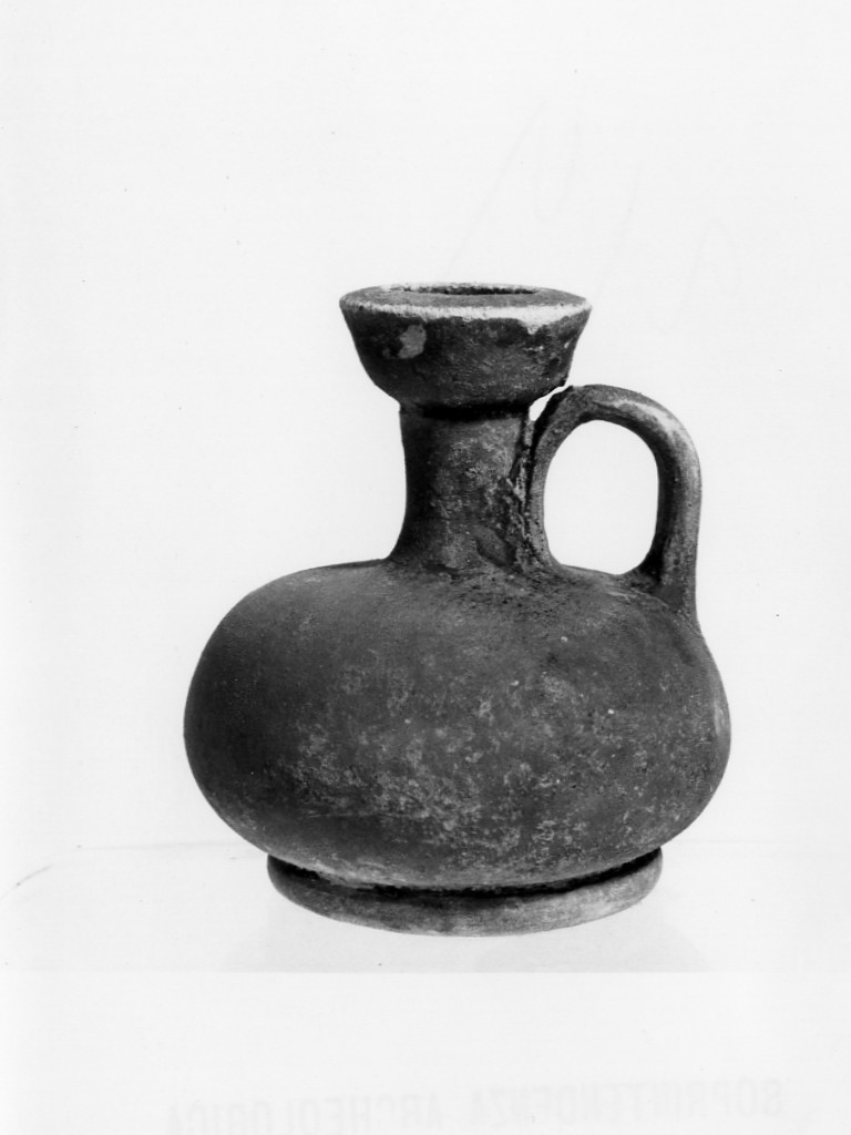 squat- lekythos - fabbrica italiota (secc. IV a.C.-III a.C)