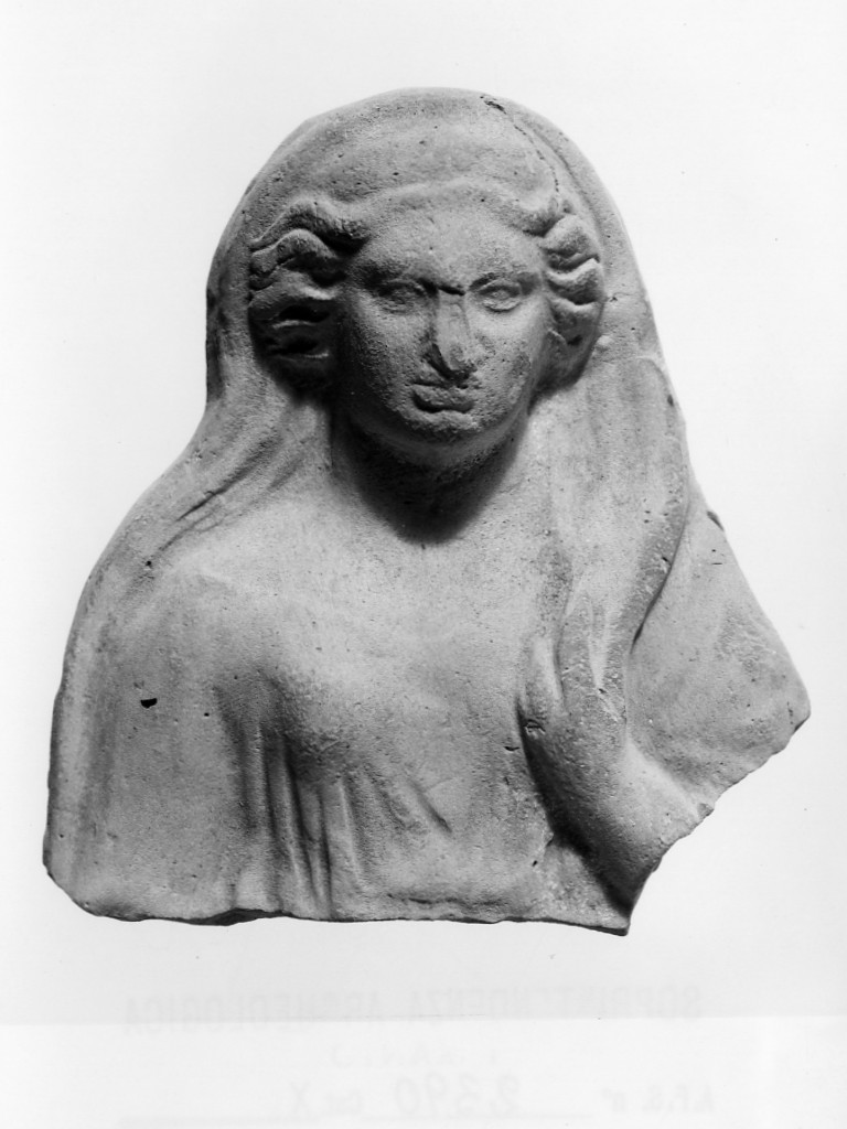 busto femminile (terracotta figurata) - fabbrica locale (sec. IV a.C)