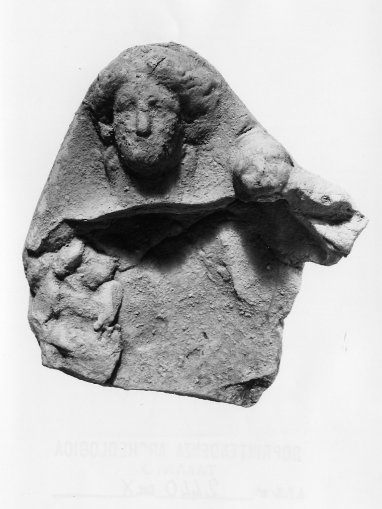 figura femminile con bambino (terracotta figurata) - fabbrica locale (sec. IV a.C)