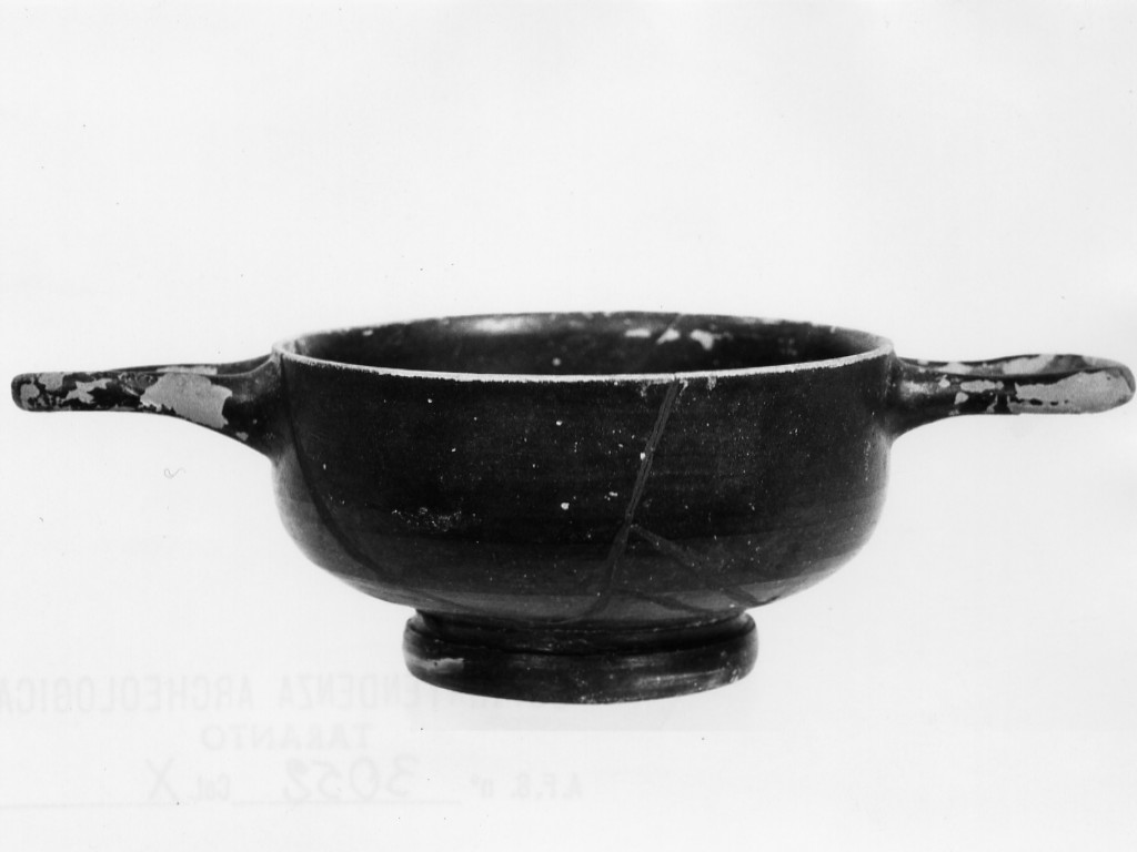 tazza - fabbrica apula (sec. III a.C)