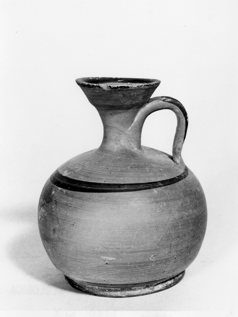 lekythos aryballica - fabbrica locale (seconda metà sec. IV a.C)