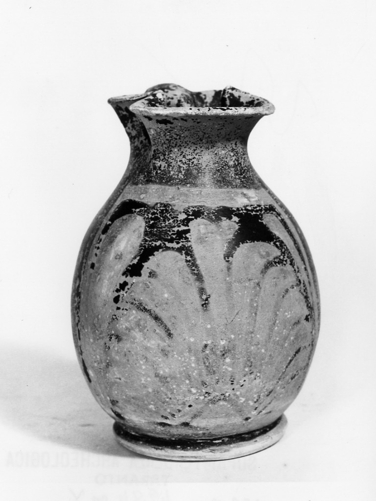 oinochoe a bocca trilobata - fabbrica locale (fine sec. IV a.C)