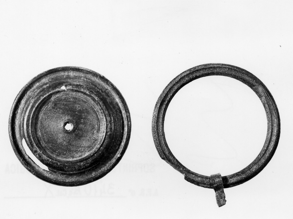 borchia di cofanetto ligneo - fabbrica locale (secc. I d.C.-II d.C)