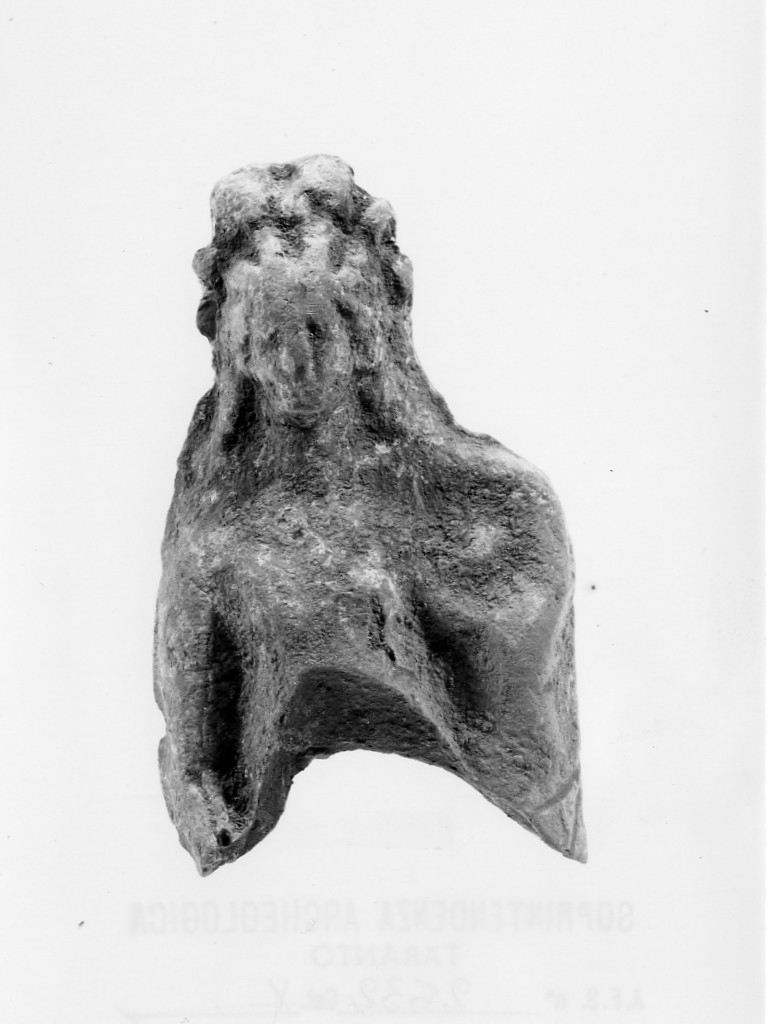 Polyboia (terracotta figurata, culto di Apollo-Hyakinthos) - fabbrica tarantina (secc. IV a.C.-III a.C)