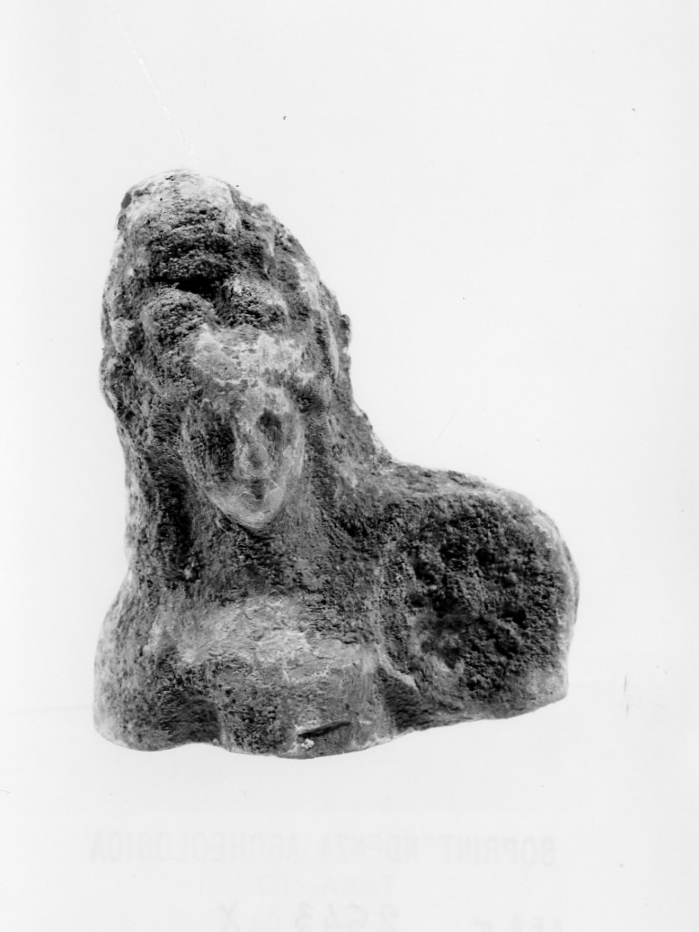 Polyboia (terracotta figurata, culto di Apollo-Hyakinthos) - fabbrica tarantina (secc. IV a.C.-III a.C)