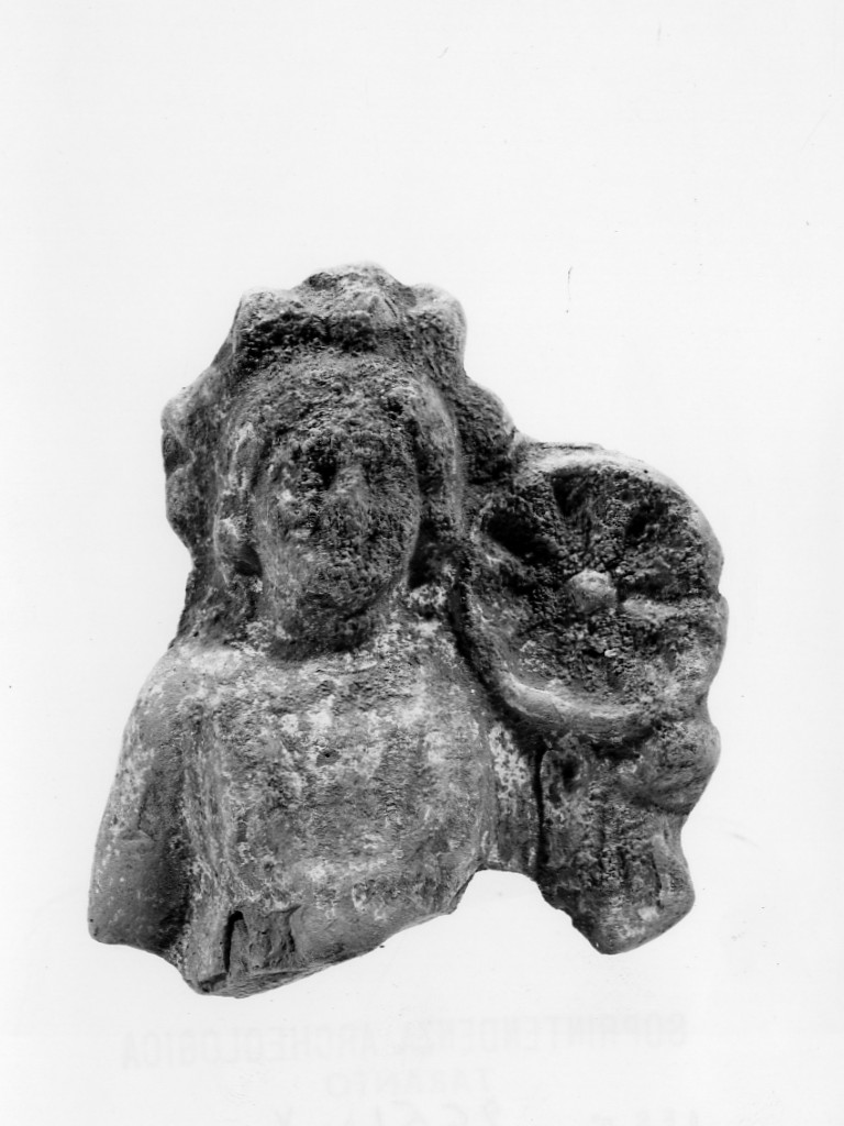 Polyboia (terracotta figurata, culto di Apollo-Hyakinthos) - fabbrica tarantina (secc. IV a.C.-III a.C)