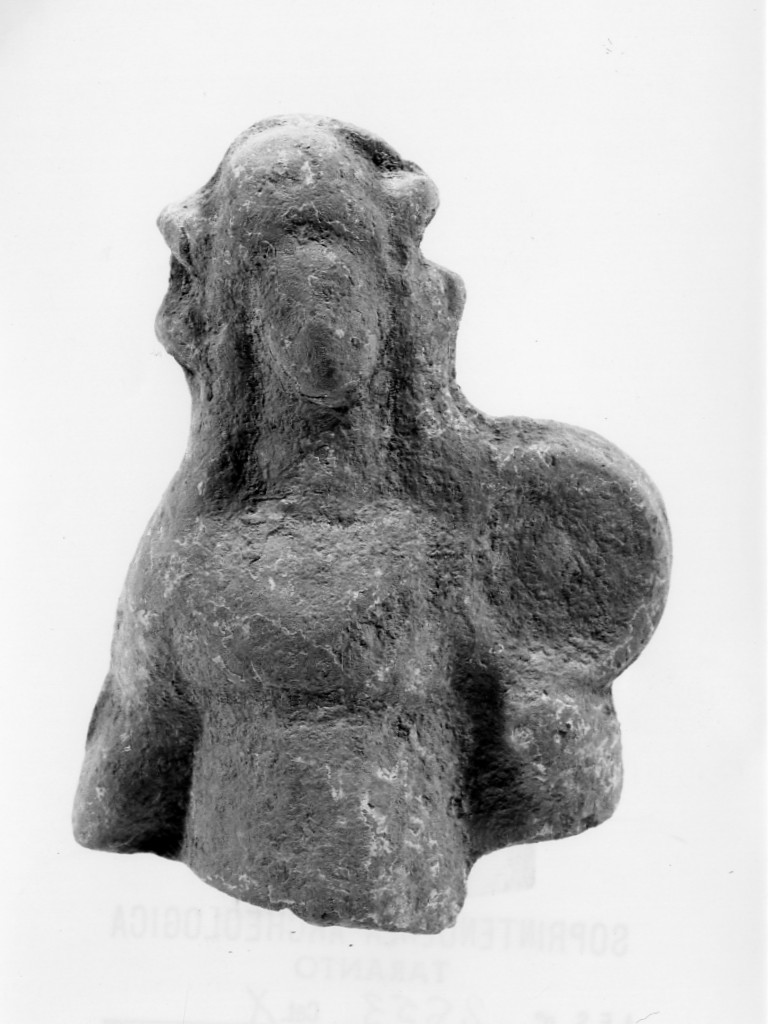 Polyboia (terracotta figurata, culto di Apollo-Hyakinthos) - fabbrica tarantina (secc. IV a.C.-III a.C)