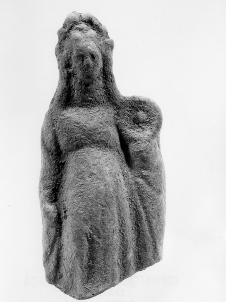 Polyboia (terracotta figurata, culto di Apollo-Hyakinthos) - fabbrica tarantina (secc. IV a.C.-III a.C)