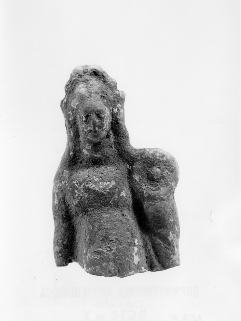 Polyboia (terracotta figurata, culto di Apollo-Hyakinthos) - fabbrica tarantina (secc. IV a.C.-III a.C)