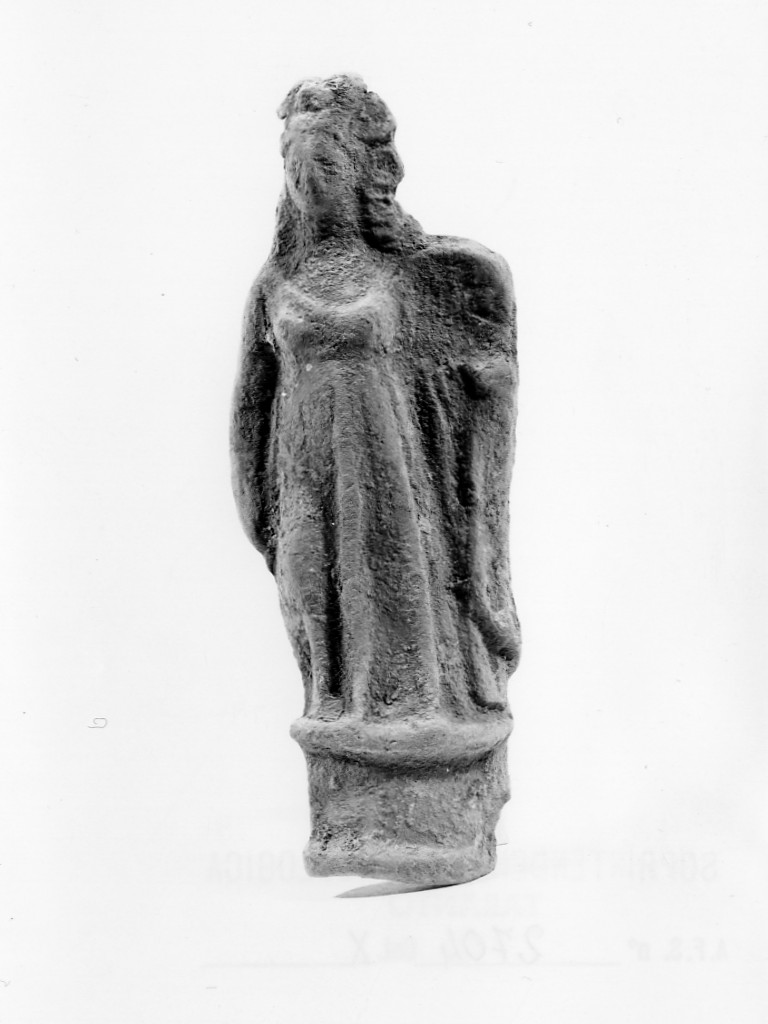 Polyboia (terracotta figurata, culto di Apollo-Hyakinthos) - fabbrica tarantina (secc. IV a.C.-III a.C)