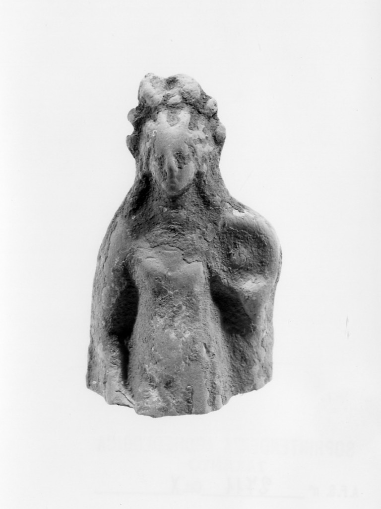 Polyboia (terracotta figurata, culto di Apollo-Hyakinthos) - fabbrica tarantina (secc. IV a.C.-III a.C)
