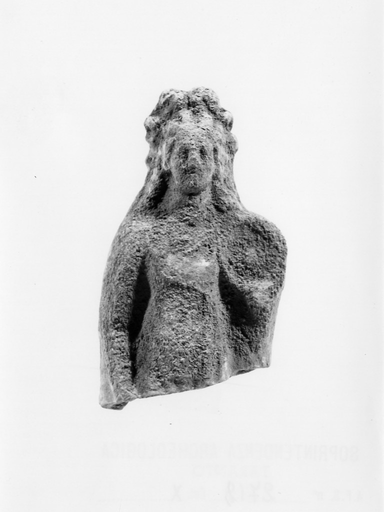 Polyboia (terracotta figurata, culto di Apollo-Hyakinthos) - fabbrica tarantina (secc. IV a.C.-III a.C)