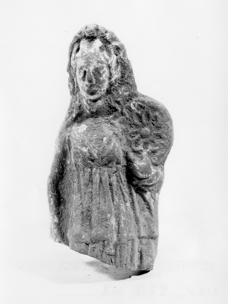 Polyboia (terracotta figurata, culto di Apollo-Hyakinthos) - fabbrica tarantina (secc. IV a.C.-III a.C)