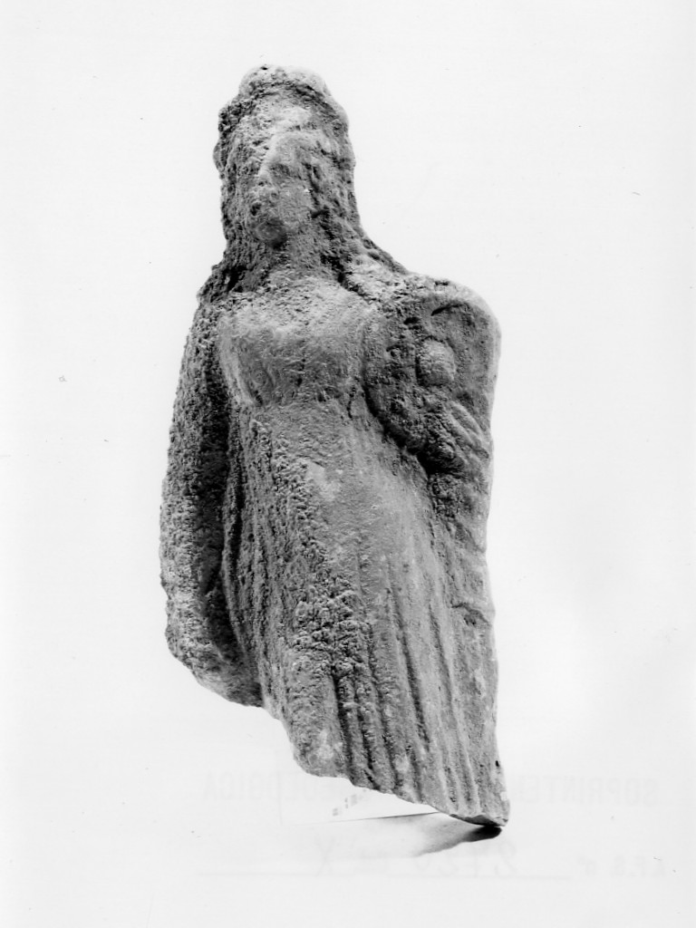 Polyboia (terracotta figurata, culto di Apollo-Hyakinthos) - fabbrica tarantina (secc. IV a.C.-III a.C)