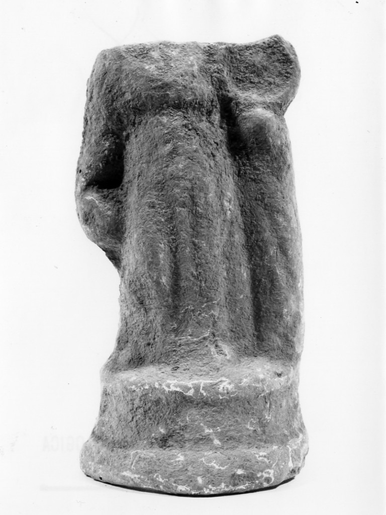 Polyboia (terracotta figurata, culto di Apollo-Hyakinthos) - fabbrica tarantina (secc. IV a.C.-III a.C)