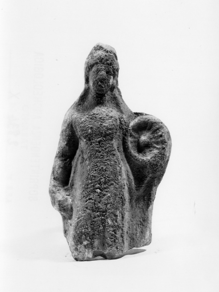 Polyboia (terracotta figurata, culto di Apollo-Hyakinthos) - fabbrica tarantina (secc. IV a.C.-III a.C)