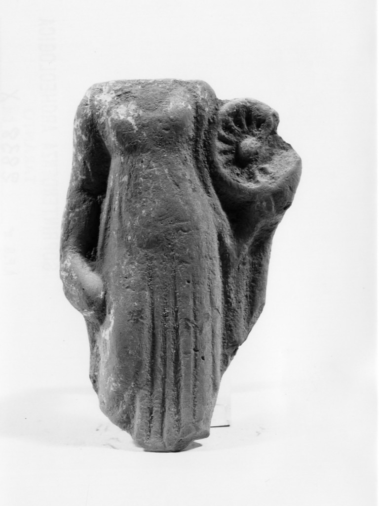 Polyboia (terracotta figurata, culto di Apollo-Hyakinthos) - fabbrica tarantina (secc. IV a.C.-III a.C)