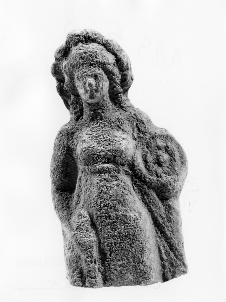 Polyboia (terracotta figurata, culto di Apollo-Hyakinthos) - fabbrica tarantina (secc. IV a.C.-III a.C)