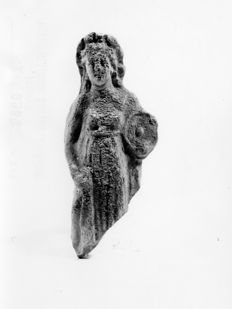Polyboia (terracotta figurata, culto di Apollo-Hyakinthos) - fabbrica tarantina (secc. IV a.C.-III a.C)