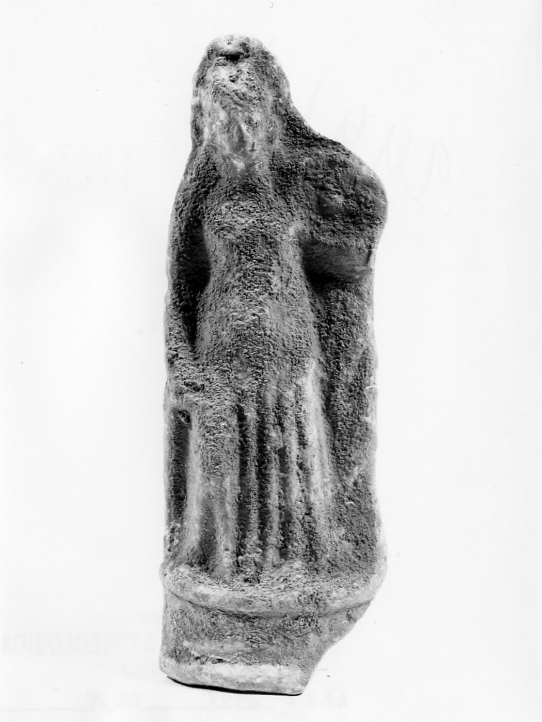 Polyboia (terracotta figurata, culto di Apollo-Hyakinthos) - fabbrica tarantina (secc. IV a.C.-III a.C)