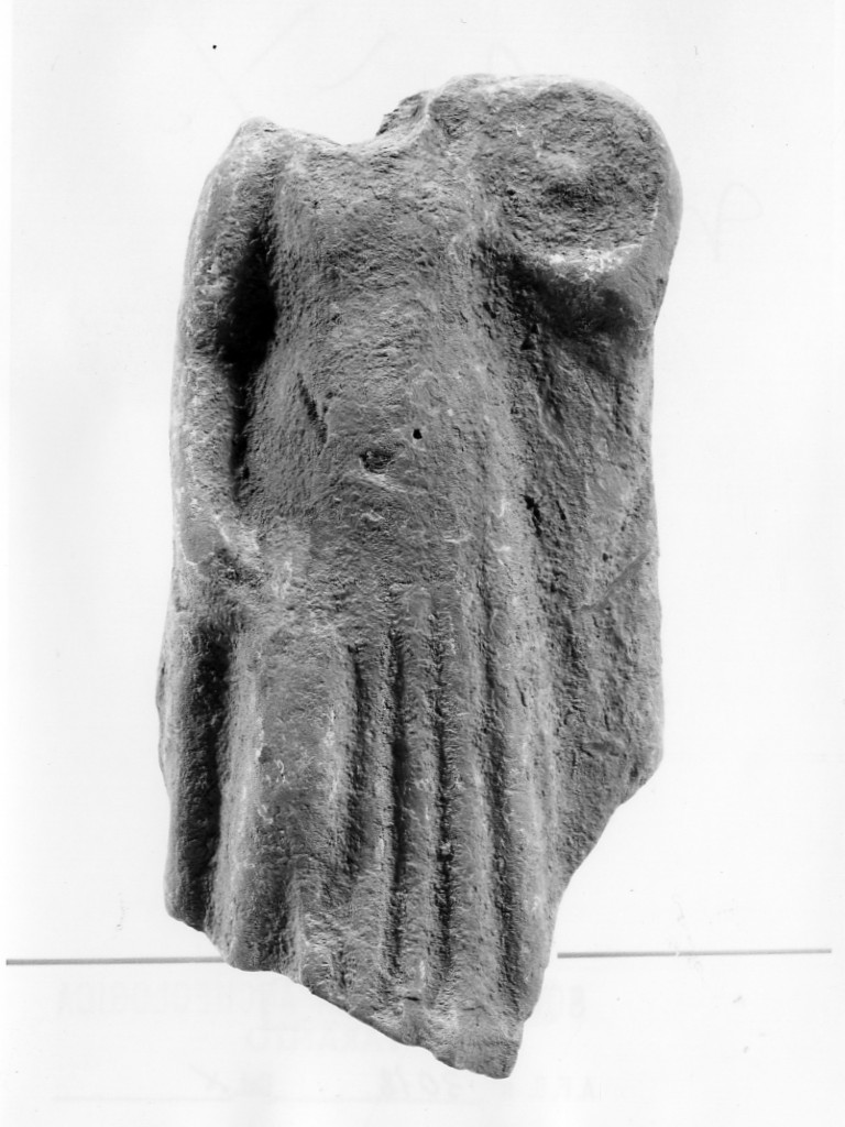 Polyboia (terracotta figurata, culto di Apollo-Hyakinthos) - fabbrica tarantina (secc. IV a.C.-III a.C)