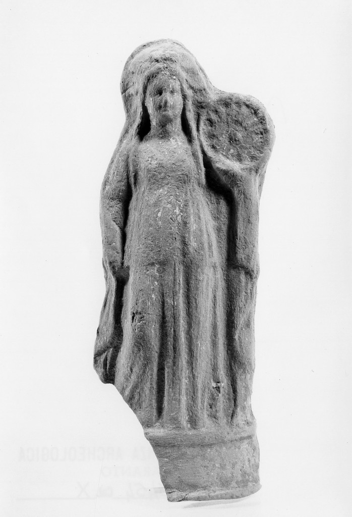 Polyboia (terracotta figurata, culto di Apollo-Hyakinthos) - fabbrica tarantina (secc. IV a.C.-III a.C)