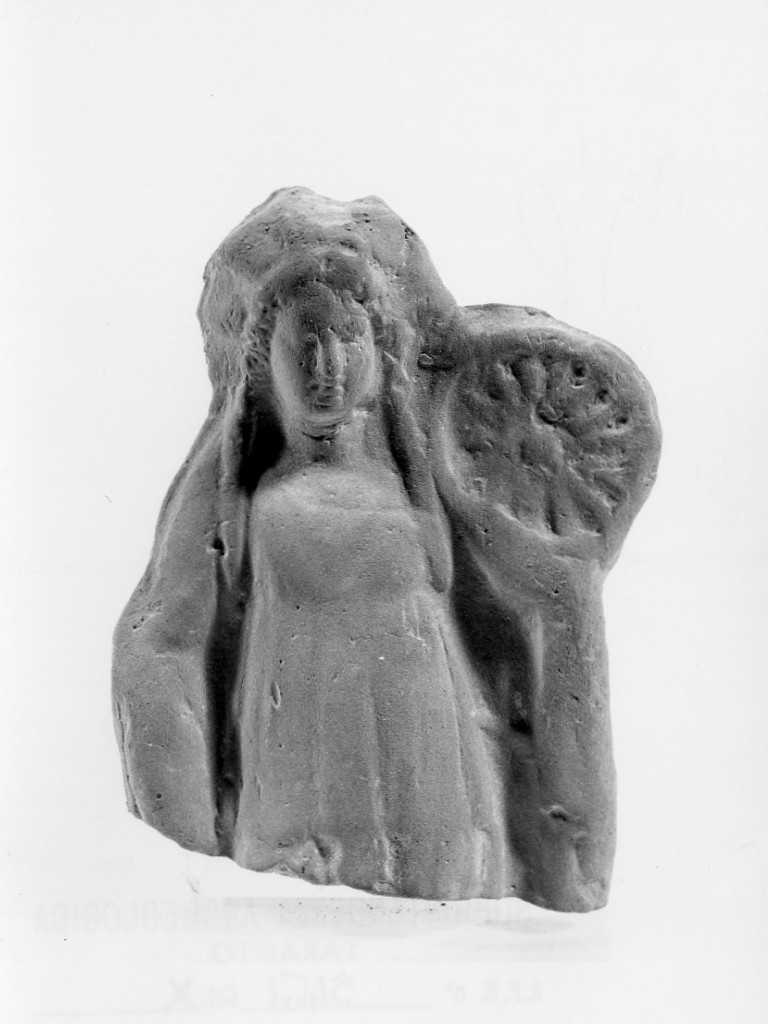 Polyboia (terracotta figurata, culto di Apollo-Hyakinthos) - fabbrica tarantina (secc. IV a.C.-III a.C)