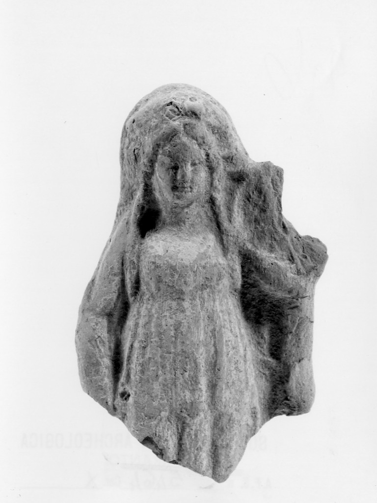 Polyboia (terracotta figurata, culto di Apollo-Hyakinthos) - fabbrica tarantina (secc. IV a.C.-III a.C)