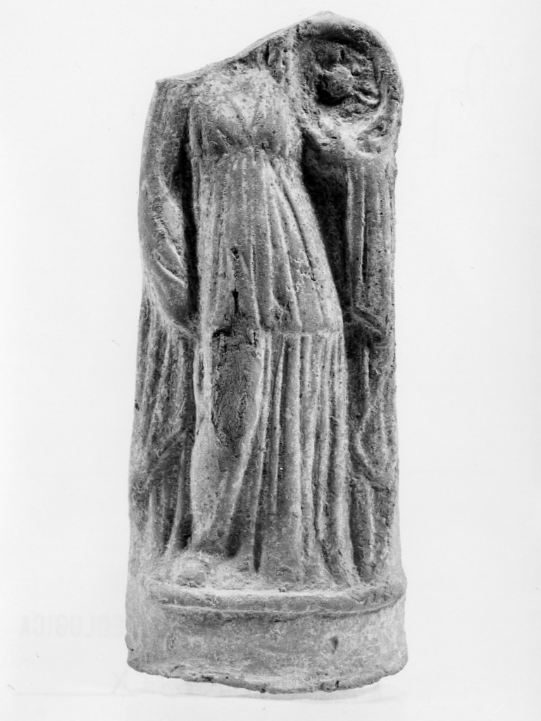 Polyboia (terracotta figurata, culto di Apollo-Hyakinthos) - fabbrica tarantina (secc. IV a.C.-III a.C)
