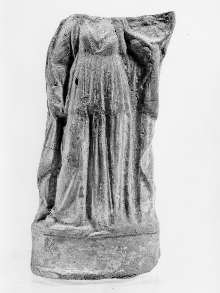 Polyboia (terracotta figurata, culto di Apollo-Hyakinthos) - fabbrica tarantina (secc. IV a.C.-III a.C)
