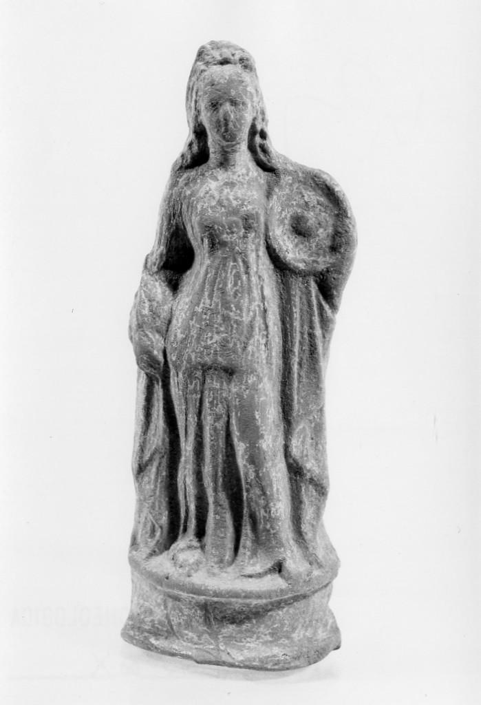 Polyboia (terracotta figurata, culto di Apollo-Hyakinthos) - fabbrica tarantina (secc. IV a.C.-III a.C)