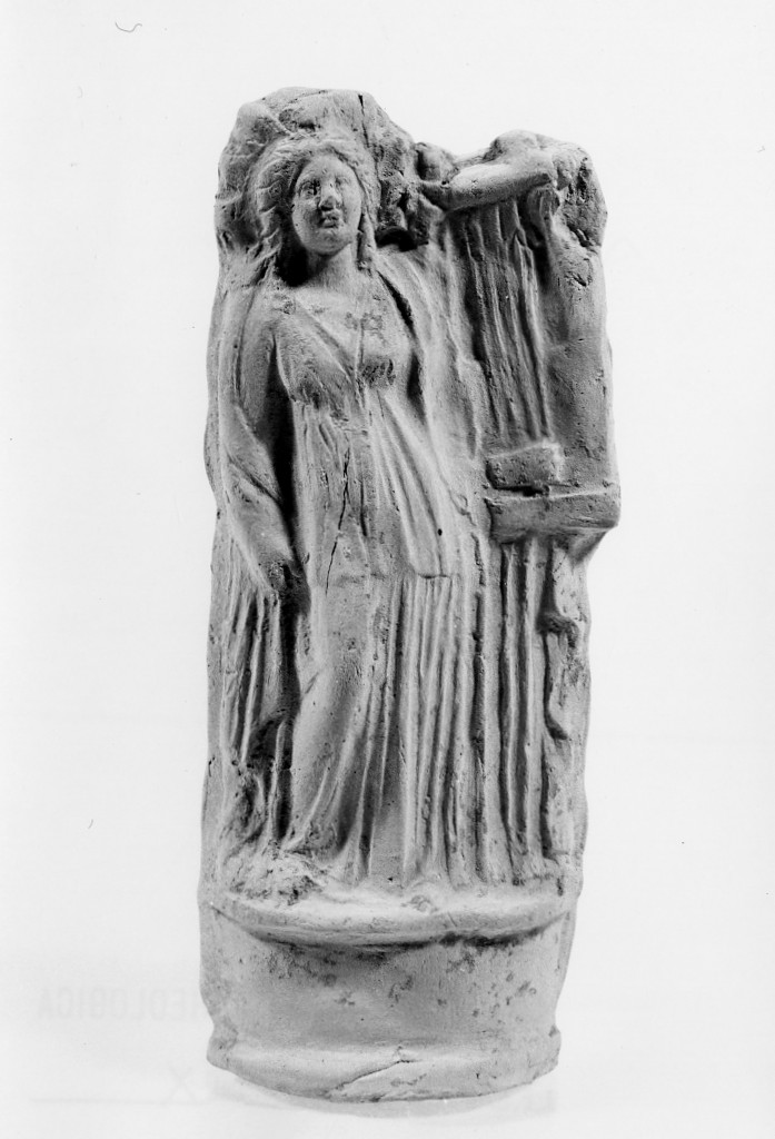 tazza biansata - produzione apula (fine sec. IV a.C)