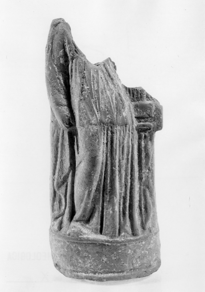 skyphos - produzione apula (sec. III a. C)