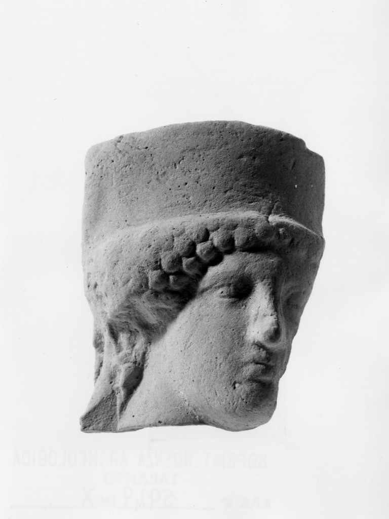 Persephone-Kore (terracotta figurata) - fabbrica tarantina (sec. V a.C)