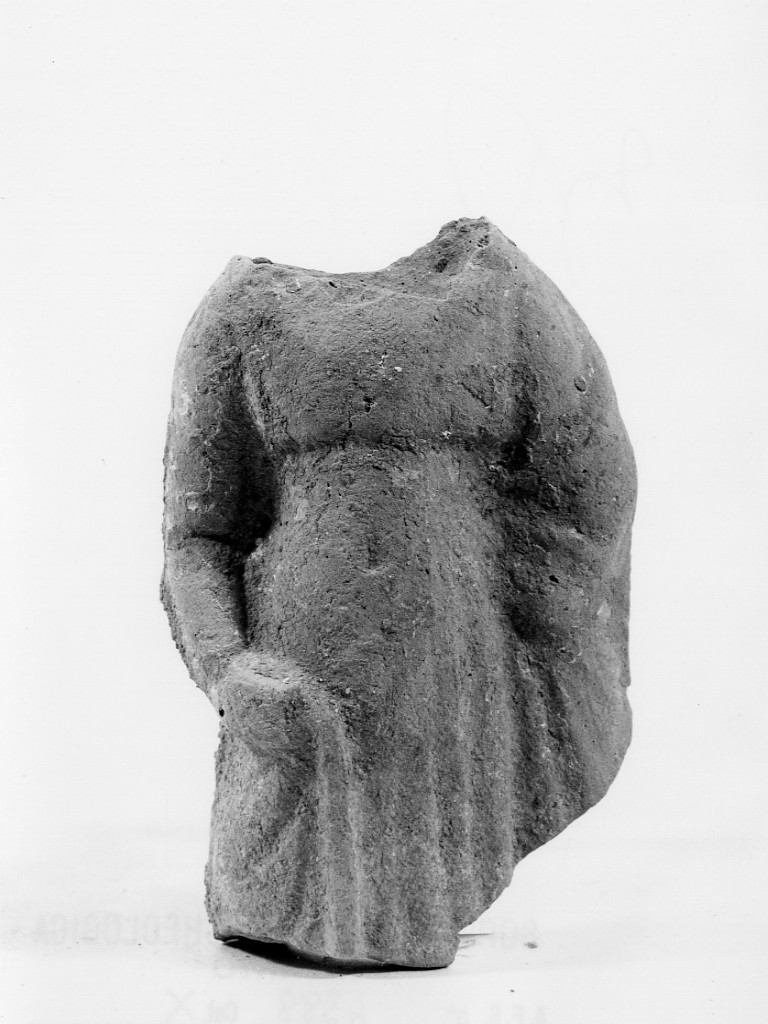 Polyboia (terracotta figurata, culto di Apollo-Hyakinthos) - fabbrica tarantina (secc. IV a.C.-III a.C)