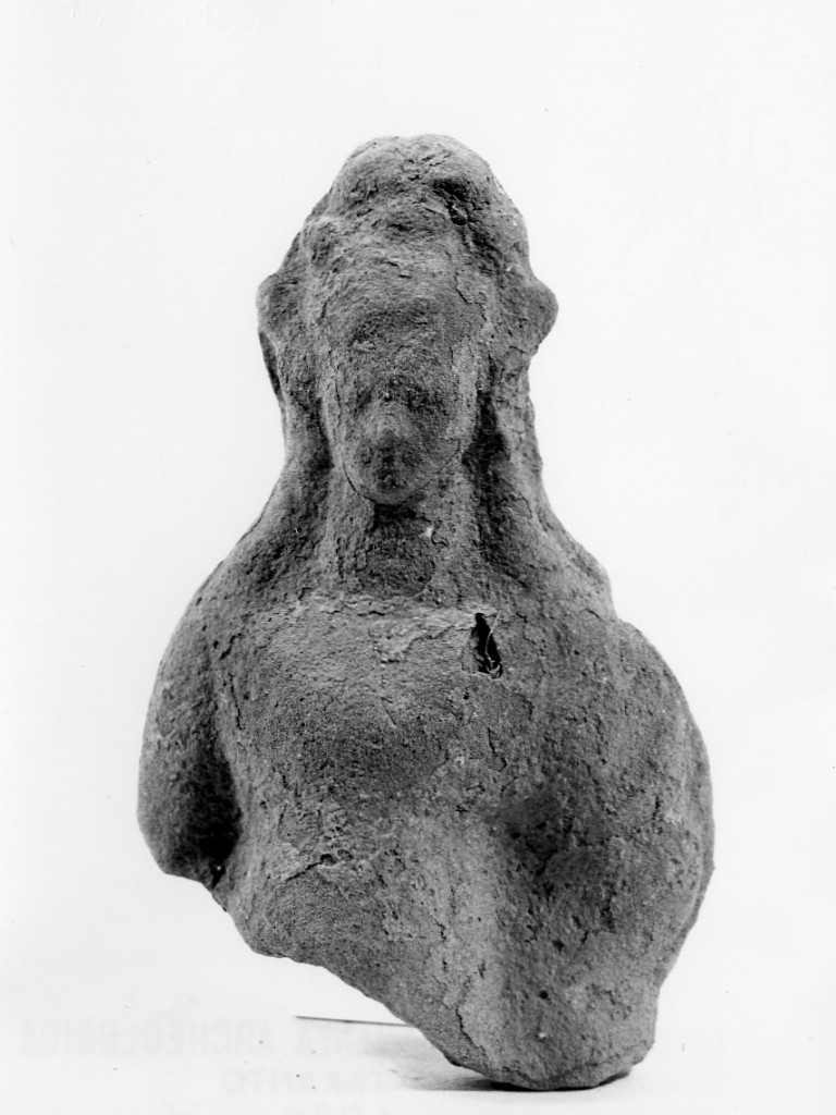 Polyboia (terracotta figurata, culto di Apollo-Hyakinthos) - fabbrica tarantina (secc. IV a.C.-III a.C)