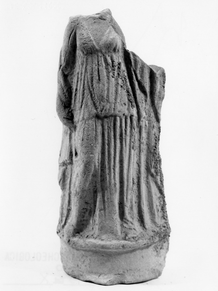 Polyboia (terracotta figurata, culto di Apollo-Hyakinthos) - fabbrica tarantina (secc. IV a.C.-III a.C)